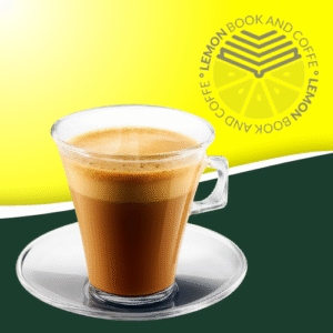 Café con leche en Lemon Book & Coffe Murcia