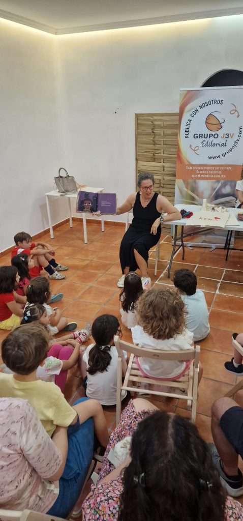 Cuentacuentos de «Kena» por Esther Murcia Gomicia en Lemon Book and Coffee