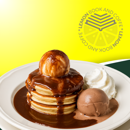 Tortitas con helado y nata