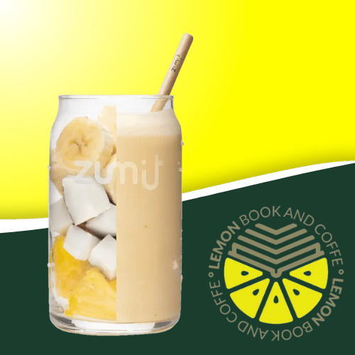 Granizado Colada Jungle con plátano, coco y piña en Lemon Book and Coffe