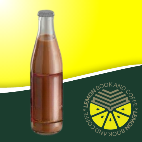 Chole, bebida fría achocolatada servida en Lemon Book and Coffe, ideal para disfrutar en Murcia.